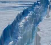 Ένα από τα μεγαλύτερα παγόβουνα του κόσμου μπορεί να σπάσει από την Ανταρκτική